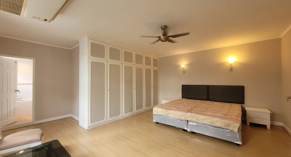 Condo en alquiler de 4 habitaciones en Khlong Toei, Bangkok