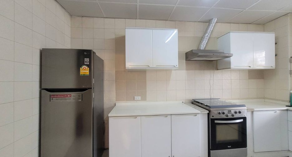 Condo en alquiler de 4 habitaciones en Khlong Toei, Bangkok