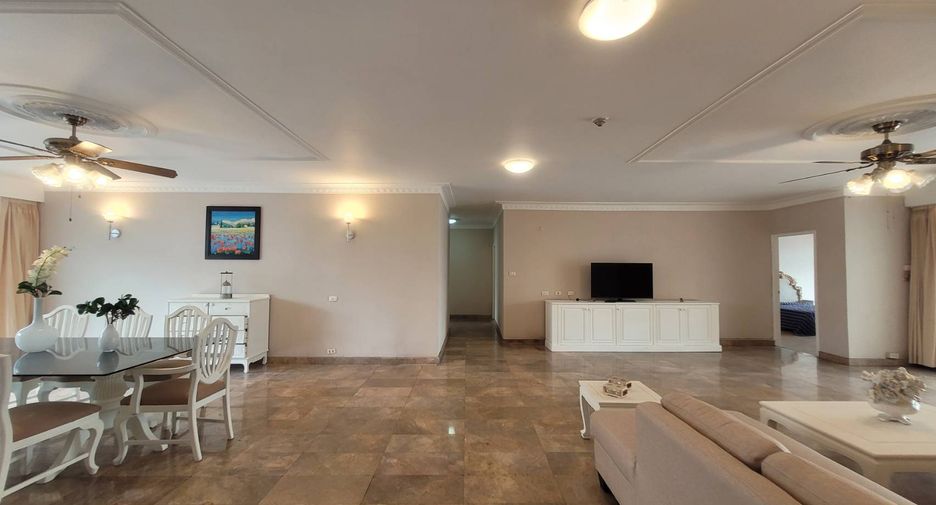 Condo en alquiler de 4 habitaciones en Khlong Toei, Bangkok
