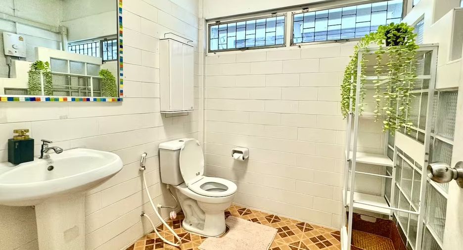 For rent 3 ベッドルーム house in Watthana, Bangkok