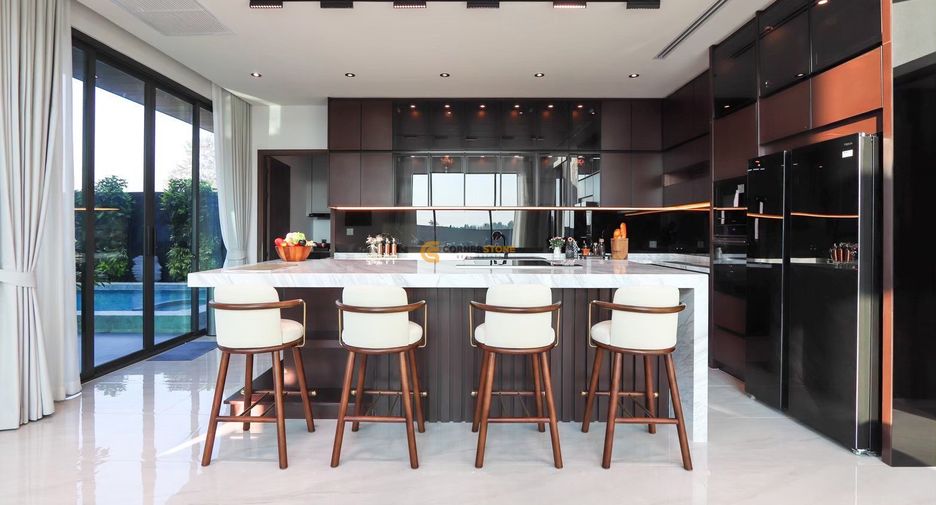 Haus zum Kauf mit 5 Zimmer in Bang Lamung, Chonburi