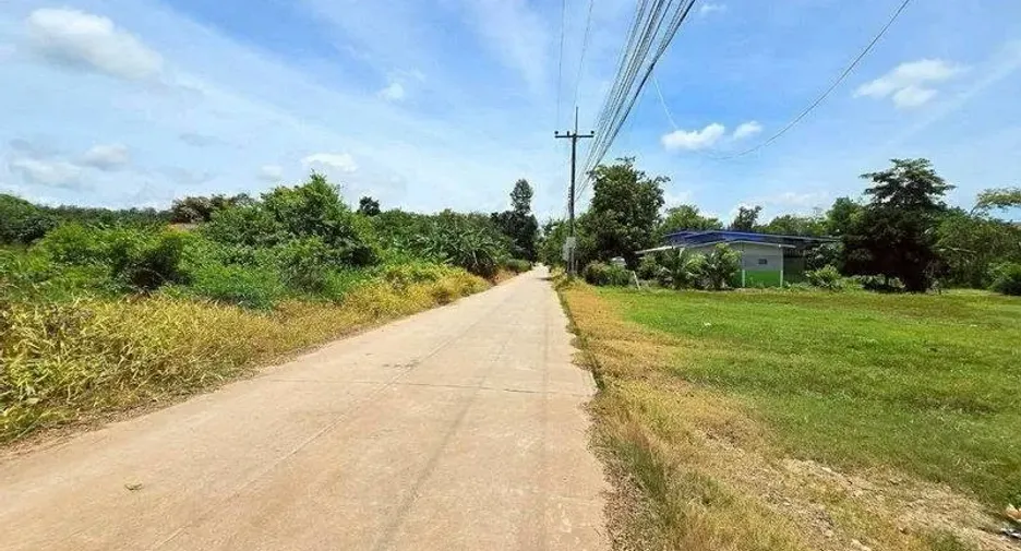 À vendre 5 chambres maison à Klaeng, Rayong