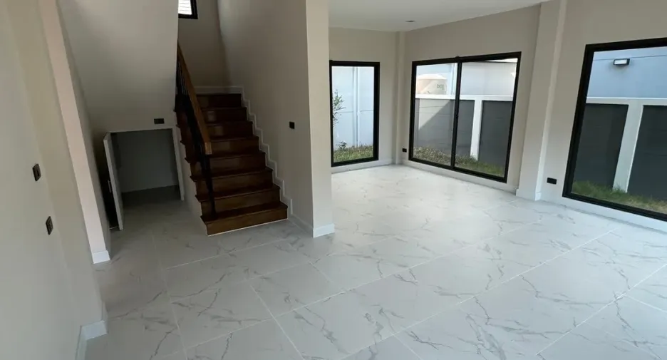 Haus zur Miete mit 3 Zimmer in Lam Luk Ka, Pathum Thani