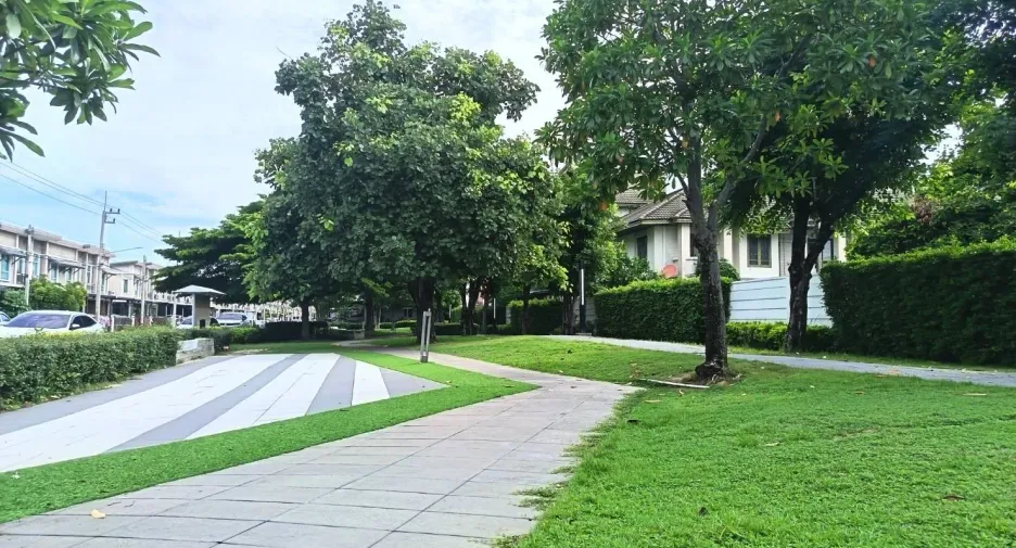 For sale 3 bedrooms townhouse in Thanyaburi, Pathum Thani
