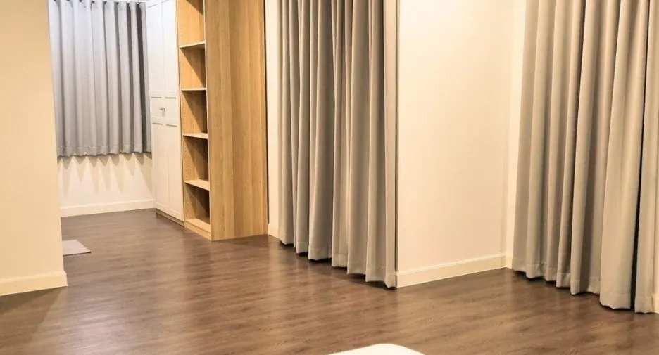 For sale and for rent 4 bedrooms house in Bang Kapi, Bangkok