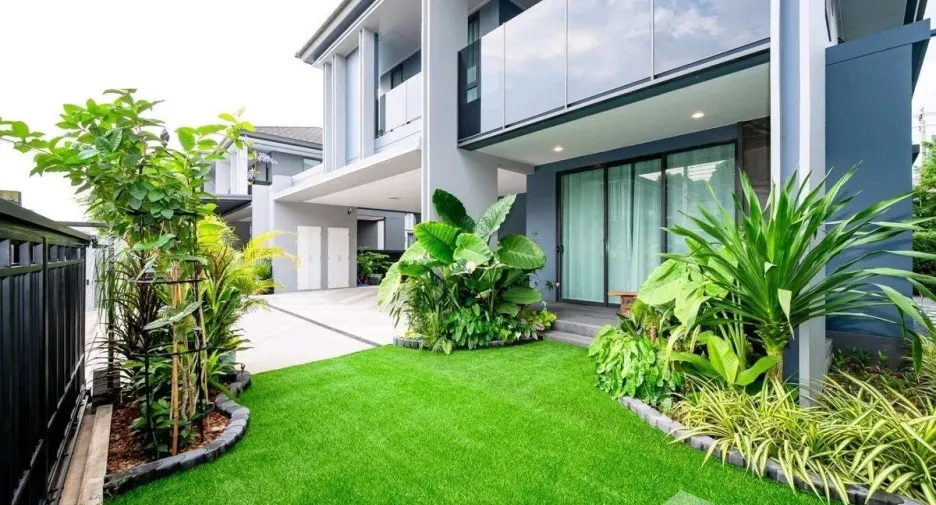 For sale and for rent 4 bedrooms house in Bang Kapi, Bangkok
