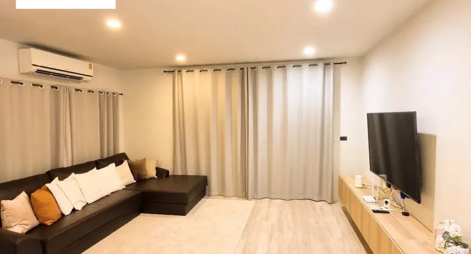 For sale and for rent 4 bedrooms house in Bang Kapi, Bangkok