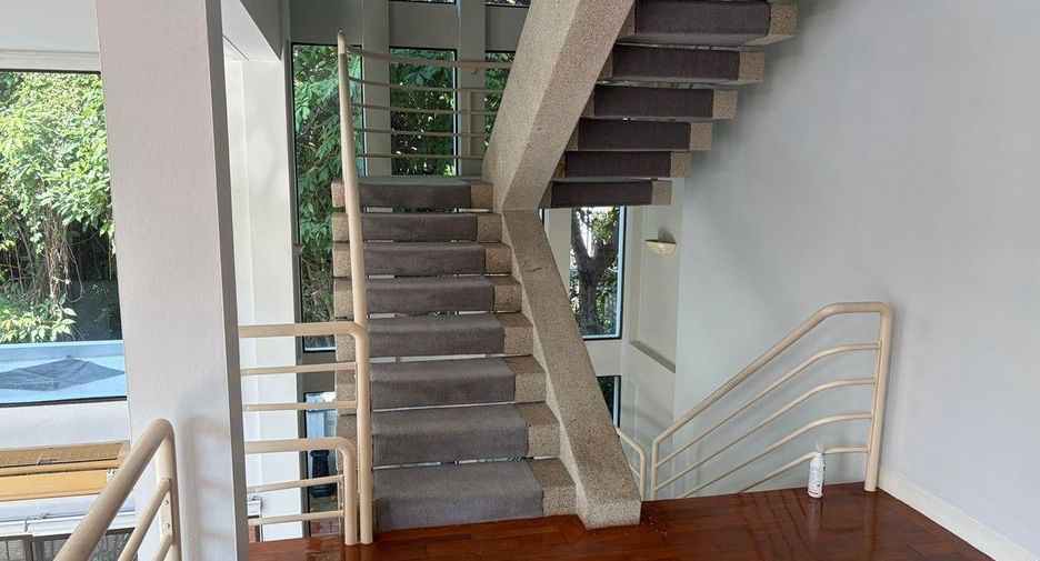 Casa en alquiler de 3 habitaciones en Khan Na Yao, Bangkok