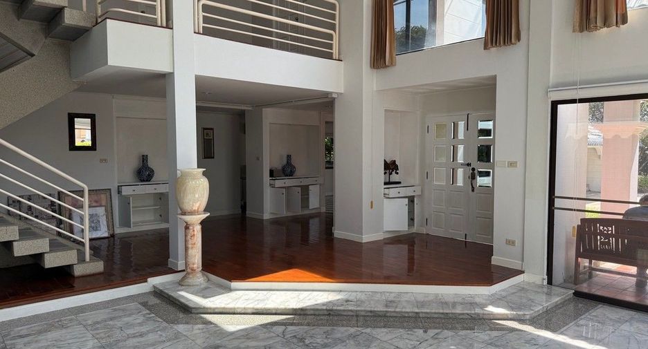 Casa en alquiler de 3 habitaciones en Khan Na Yao, Bangkok