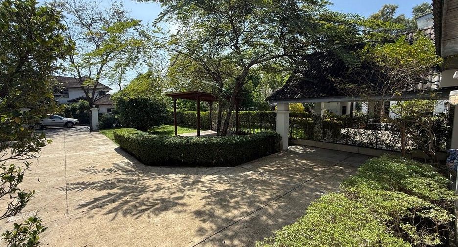 Casa en alquiler de 3 habitaciones en Khan Na Yao, Bangkok