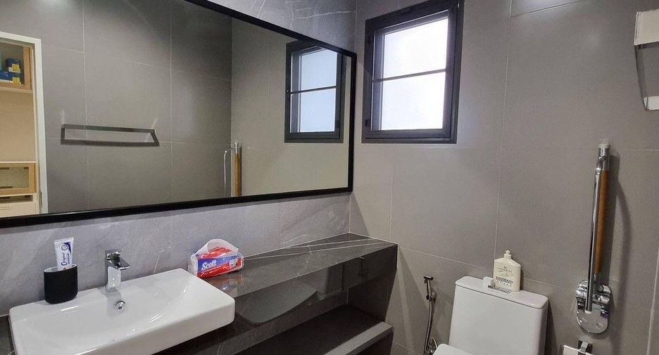 For rent 4 bedrooms house in Chatuchak, Bangkok