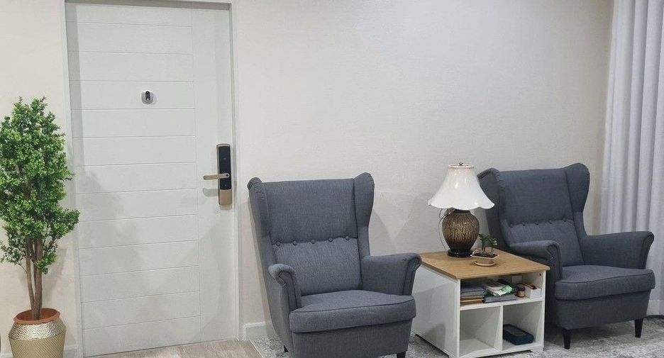 For rent 4 bedrooms house in Chatuchak, Bangkok