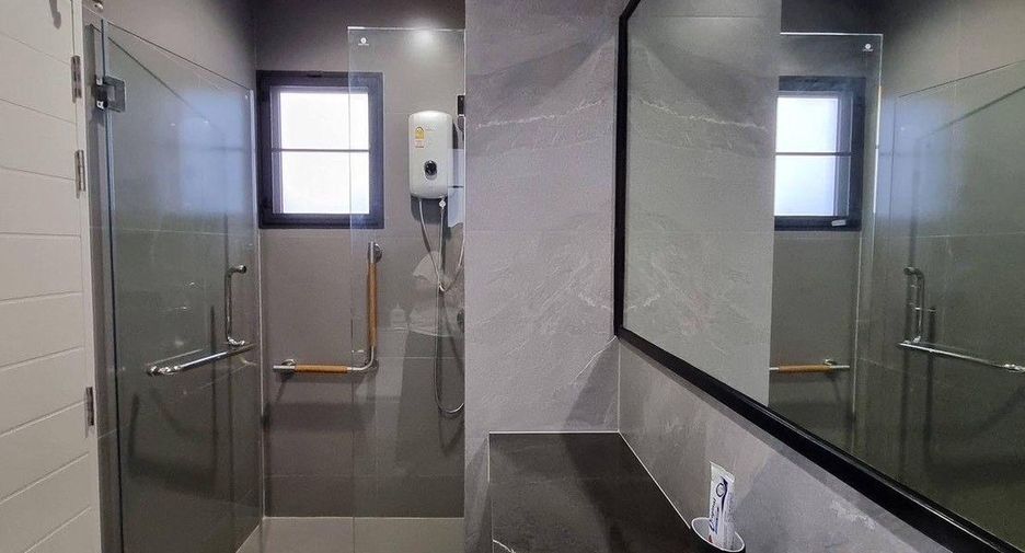 For rent 4 bedrooms house in Chatuchak, Bangkok