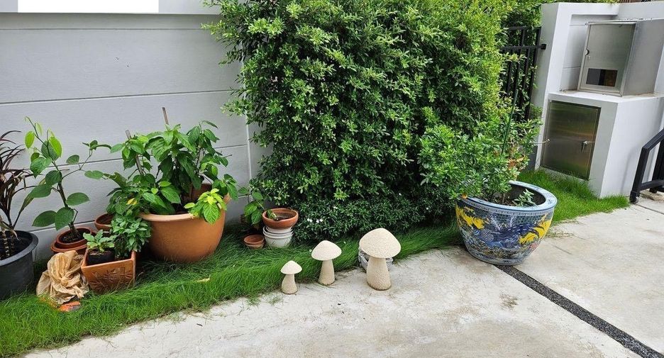 For rent 4 bedrooms house in Chatuchak, Bangkok