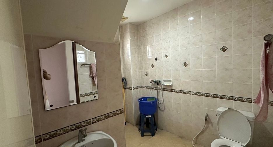 Haus zum Kauf und zur Miete mit 3 Zimmer in Min Buri, Bangkok