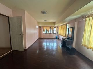 Haus zum Kauf und zur Miete mit 3 Zimmer in Min Buri, Bangkok
