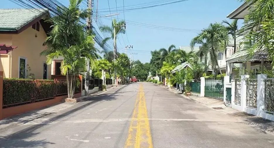 Haus zum Kauf mit 3 Zimmer in Bang Lamung, Chonburi