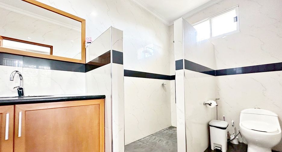 Villa en venta de 6 habitaciones en Bang Lamung, Chonburi