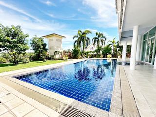 Villa en venta de 6 habitaciones en Bang Lamung, Chonburi