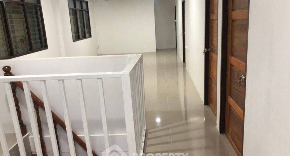Haus zur Miete mit 3 Zimmer in Phaya Thai, Bangkok