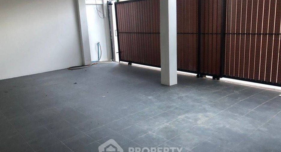 Haus zur Miete mit 3 Zimmer in Phaya Thai, Bangkok
