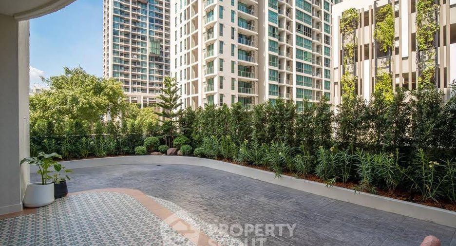 For sale 4 bedrooms condo in Watthana, Bangkok