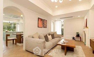 For sale 4 bedrooms condo in Watthana, Bangkok