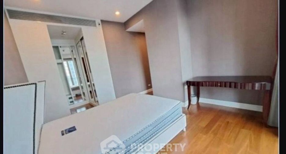 Condo en venta de 3 habitaciones 