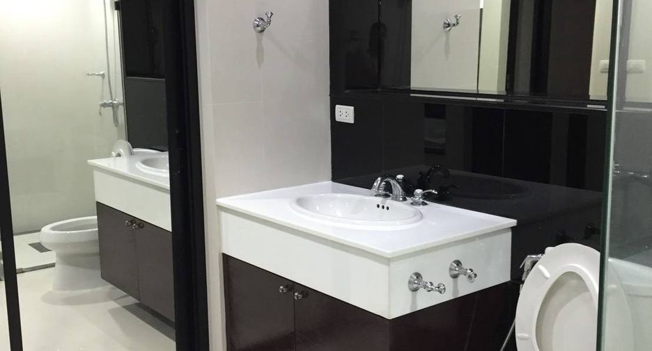 Wohnung zur Miete mit 1 Zimmer in Pathum Wan, Bangkok