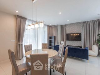 Casa en alquiler de 4 habitaciones en Lat Phrao, Bangkok