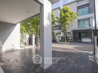 Casa en alquiler de 4 habitaciones en Lat Phrao, Bangkok