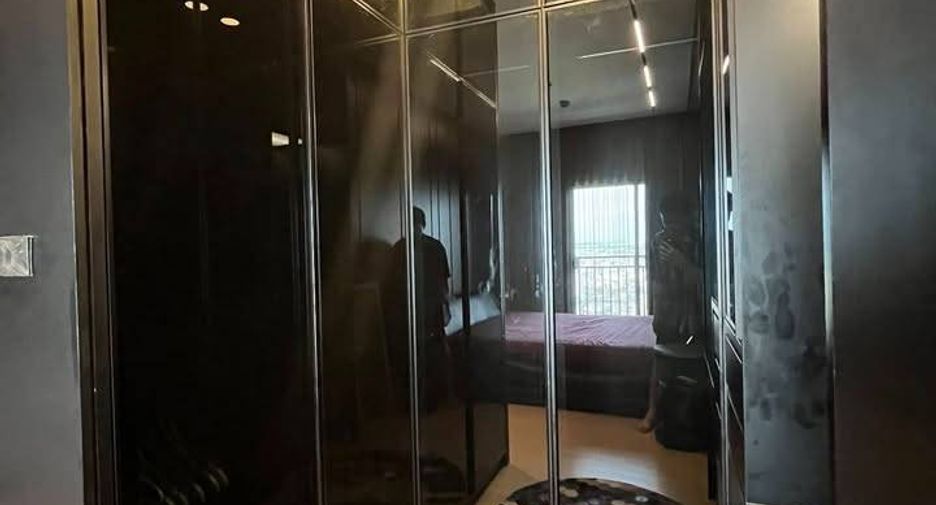 For rent 2 bedrooms condo in Thon Buri, Bangkok