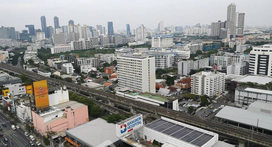 For rent 2 ベッドルーム condo in Watthana, Bangkok