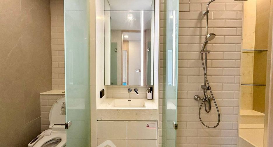 For sale 2 bedrooms condo in Khlong Toei, Bangkok