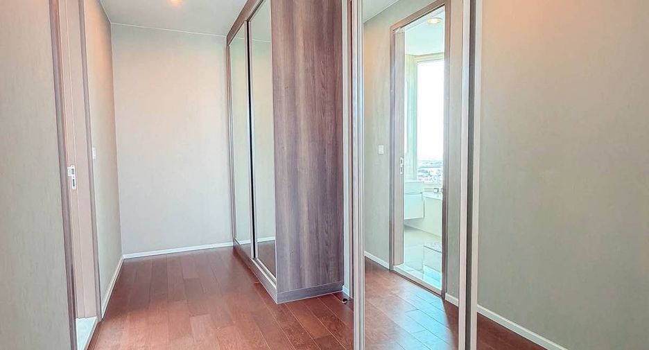 For sale 3 bedrooms condo in Bang Kho Laem, Bangkok