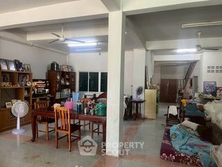 出售 4 卧室 联排别墅 在 Mueang Chon Buri, Chon Buri