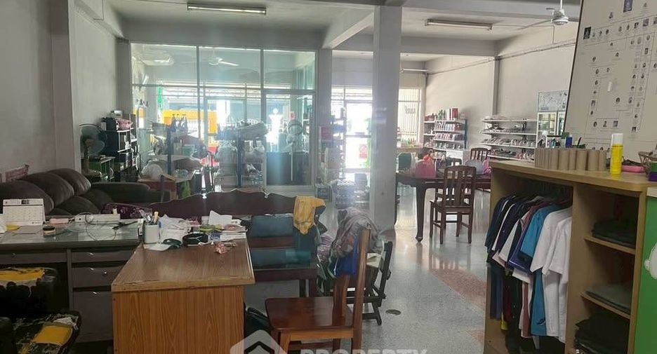 出售 4 卧室 联排别墅 在 Mueang Chon Buri, Chon Buri