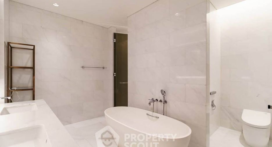 For rent and for sale 2 bedrooms condo in Pathum Wan, Bangkok