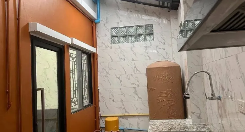 出租 3 卧室 联排别墅 在 Bang Sao Thong, Samut Prakan