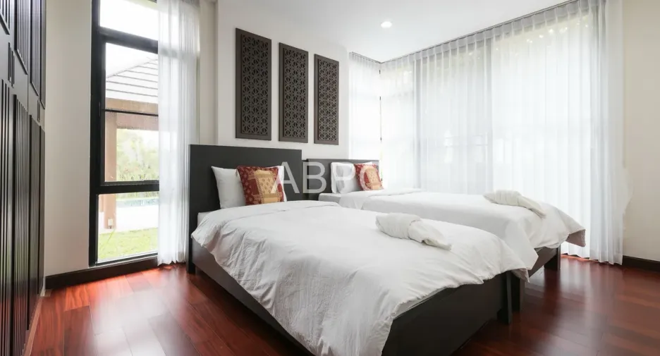 For rent and for sale 4 bedrooms house in Bang Lamung, Chonburi