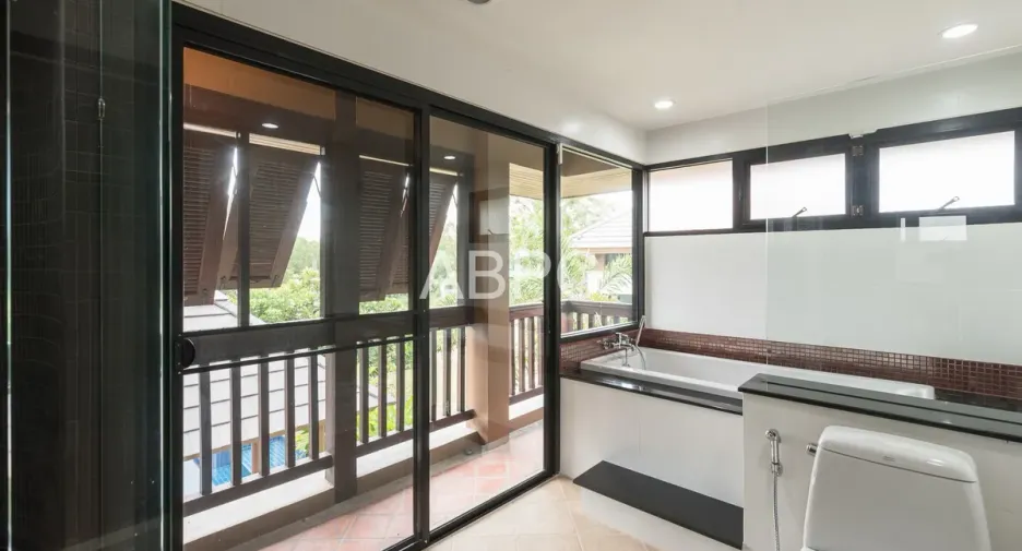 For rent and for sale 4 bedrooms house in Bang Lamung, Chonburi