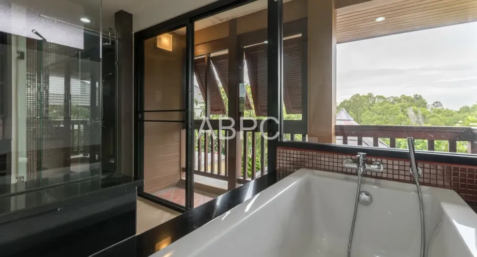 For rent and for sale 4 bedrooms house in Bang Lamung, Chonburi