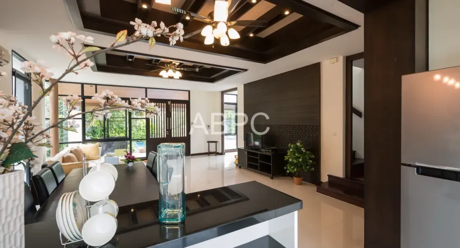 For rent and for sale 4 bedrooms house in Bang Lamung, Chonburi