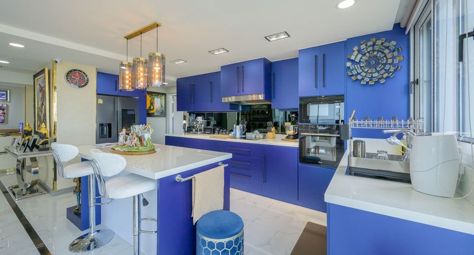 For sale 2 bedrooms condo 
