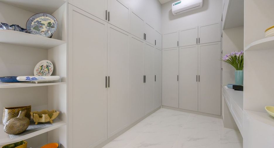 Haus zum Kauf mit 4 Zimmer in Bang Lamung, Chonburi