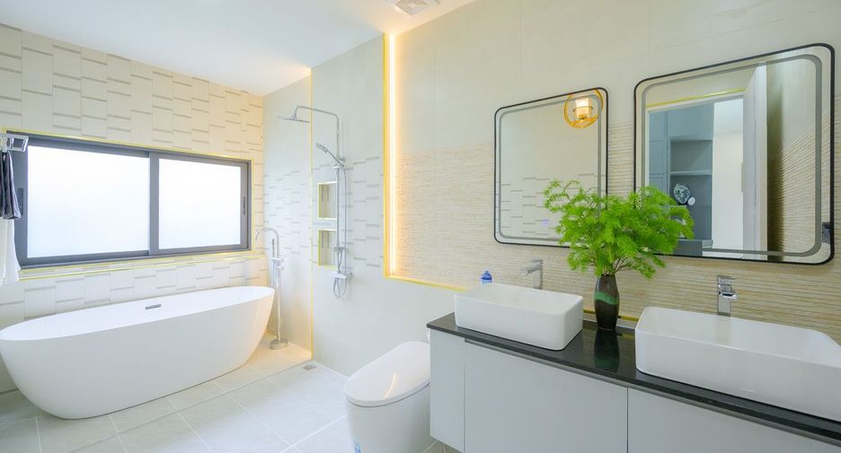 Haus zum Kauf mit 4 Zimmer in Bang Lamung, Chonburi