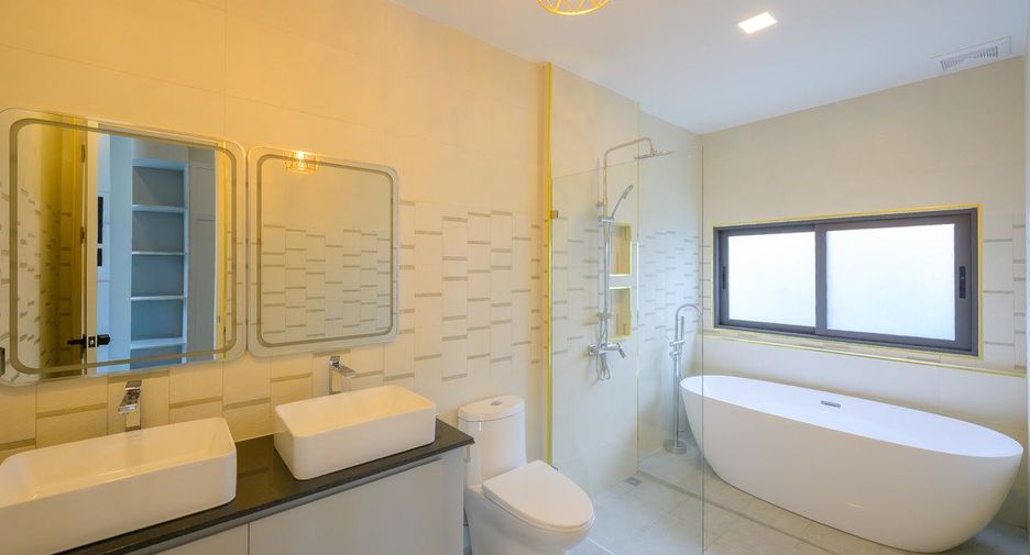 Haus zum Kauf mit 4 Zimmer in Bang Lamung, Chonburi