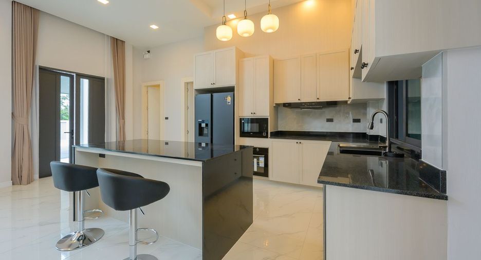 Haus zum Kauf mit 4 Zimmer in Bang Lamung, Chonburi