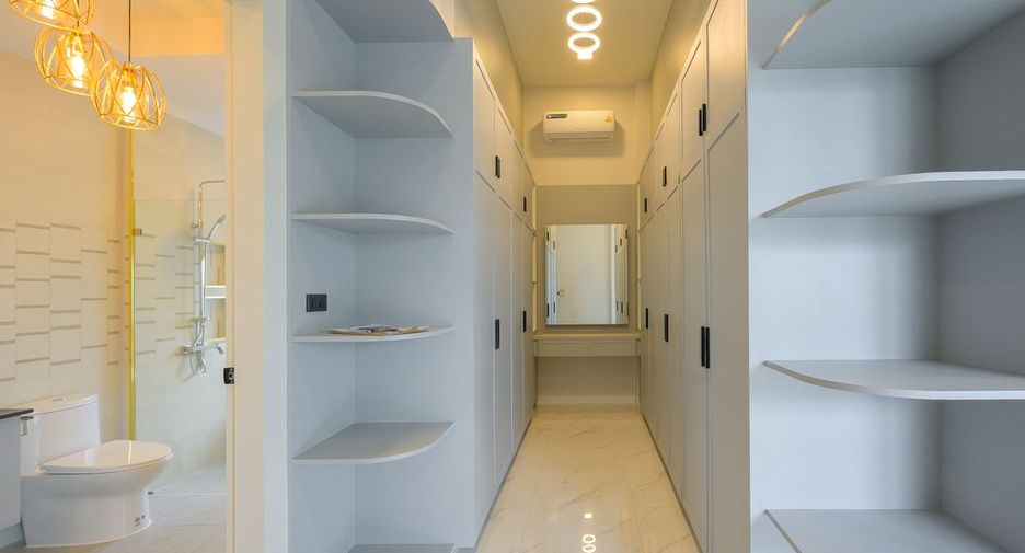 Haus zum Kauf mit 4 Zimmer in Bang Lamung, Chonburi