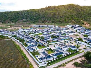 Villa zum Kauf mit Studio in Hua Hin, Prachuap Khiri Khan